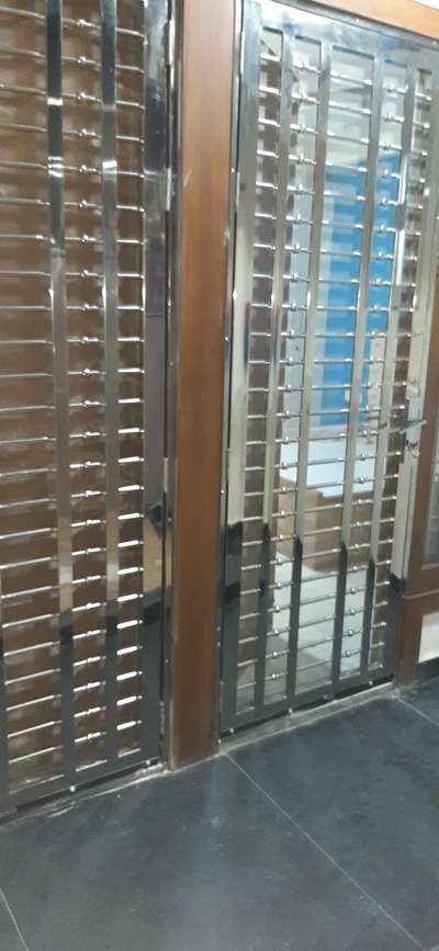 STAINLESS STEEL SAFETY DOOR