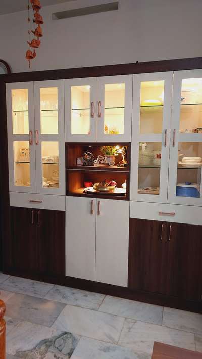 fantastic model crockery unit @ ₹.30,000   edappal