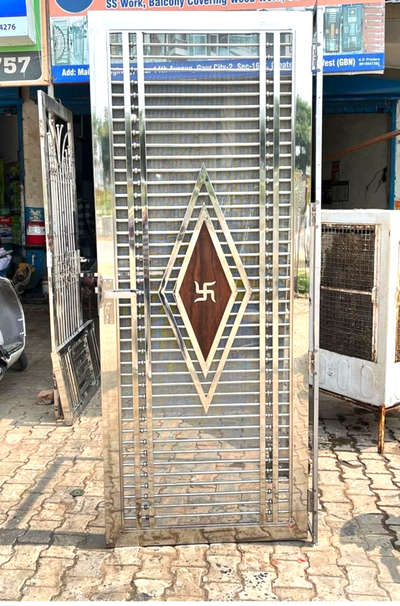 Steel door dubble door safety gate ..
gate design Bismillah fabrication..
. requirement ☎️👉8285562500 
location.. khureji khas Krishna Nagar
.
.
.
any work 🙏🙏 sampark kare
.
.
 #Steeldoor  #dubbledoor  #Steeldoor  #steeldoorfranchisee  #indainarchitect  #trendingdoor  #trendingdesign  #kolopost  #koloapp  #kolodelhi  #kolodaily  #viewsimilar  #bismillah