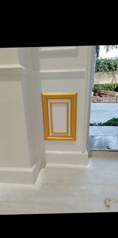 #LivingRoomPainting #ducopaint #mouldings