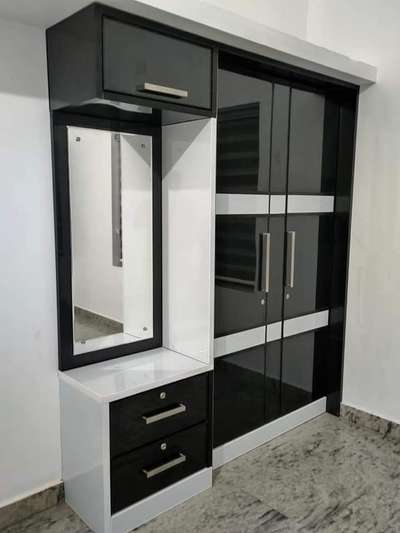 #aluminiumwork  #dressingroomdesign cupboard