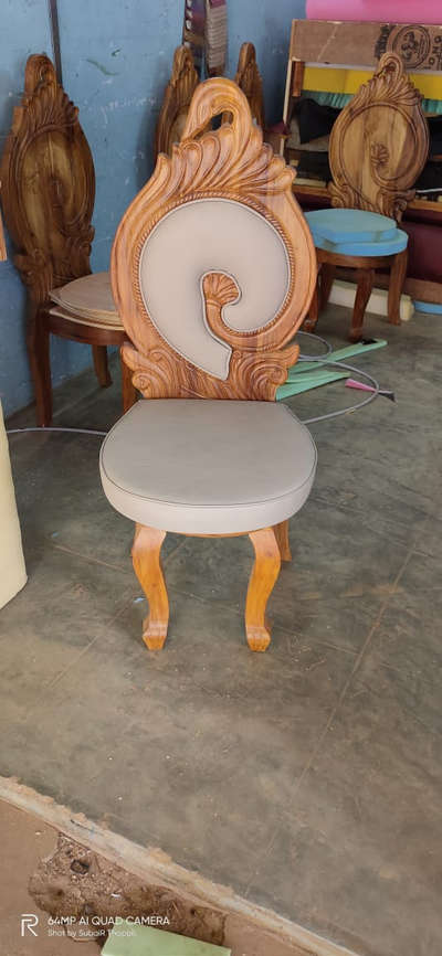 *DINING CHAIR*
A high quality mat finish Nilambur teak wood