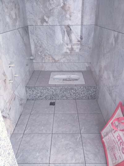 Modern Bathroom 4×2 Tiles