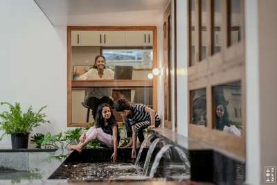 Chill-in Koodu
(A glass frame)

📍Calicut, Kerala 
Project type: Residence
Area:5400sqft
Completion year: 2025 

#courtyard #koipond #fountain #framed #residnece #homesweethome #kerala #ContemporaryHouse #keralahomedesign