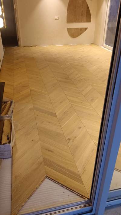 enggenered wooden floor 
chevron pattern 







 #WoodenFlooring   #chevron #WoodenFlooring #Architect #architecturedesigns  #LivingroomDesigns  #BedroomDecor