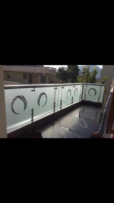 balkoni glass railing