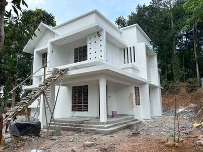 Work in progress ❣️
Nearing completion ✅
#3bhk #budgethomes #1600sqfthouse #ContemporaryHouse #adoor #Pathanamthitta #exterior_Work #TexturePainting