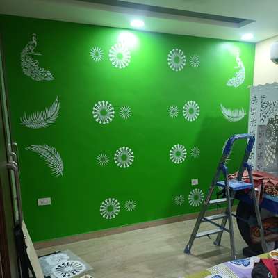 highlights wall design... in Delhi I work in area like Delhi NCR, okala ,c.p ,gurugram, Noida faridabad, sarojini nagar .if you like me, please like and read something related to my work.  #HouseDesigns #AltarDesign #LivingroomDesigns #Delhihome #GlassDoors #TraditionalHouse #delhincr #InteriorDesigner #interiorpainting #indiadesign