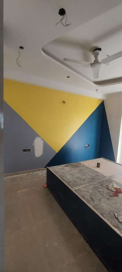 Plastic premium painting work running in Noida.