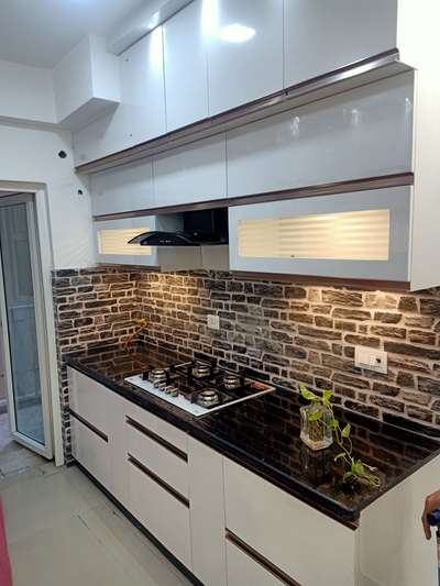 #ModularKitchen  #KitchenIdeas  #KitchenCabinet  #WoodenKitchen  #KitchenRenovation  #KitchenInterior