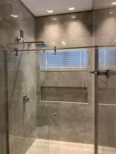 bathroom partition and glass doors  #GlassDoors  #bathroompartitionglass  #glasspartitions  #temperedglass  #toughenedglasspartetion  #toughenedglass  #ss+glasswork  #GlassDoors