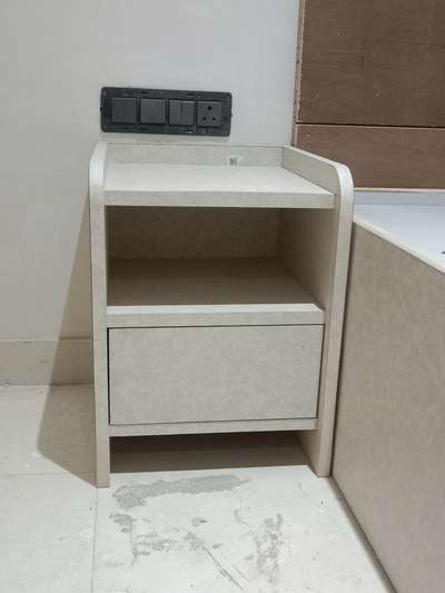 #bedsidebox  #bedsidetable