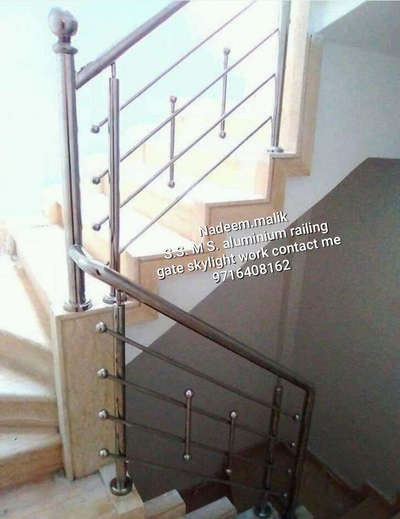 #Nadeem.malik
S.S. M S. aluminium railing gate skylight work contact me 9716408162