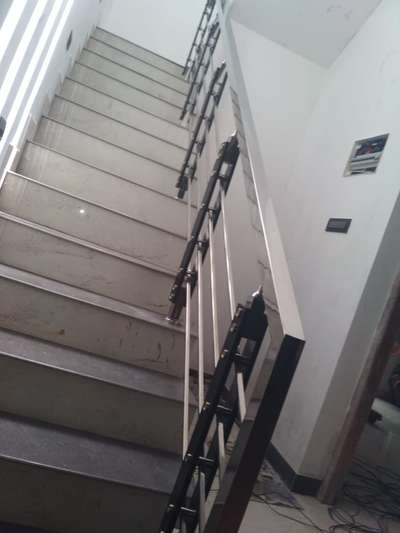 stair with square & round pipe with pillers