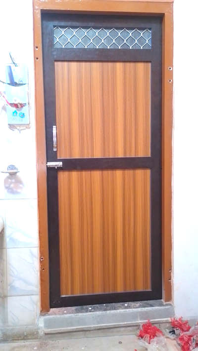 Aluminium bathroom door