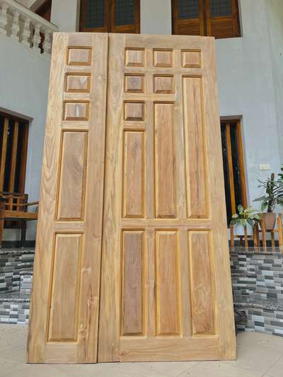 Teak Double Door.!


 #woodendoors  #TeakWoodDoors  #doorshop  #doorsandwindows