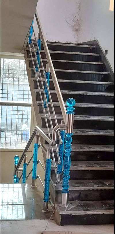 Modern Steel staircase Railling