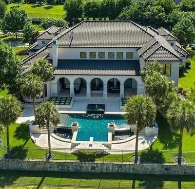 Luxury house