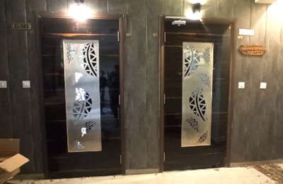 door with ss cutting jali