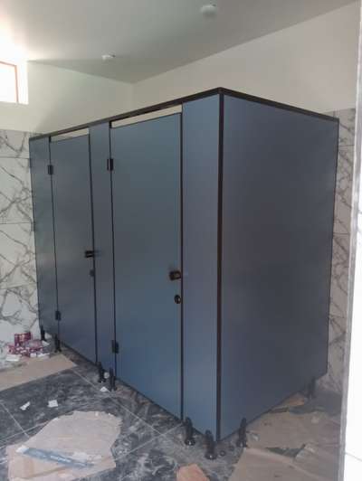 Shower partition with ACP

 it's so cheaper than Pressure Laminate