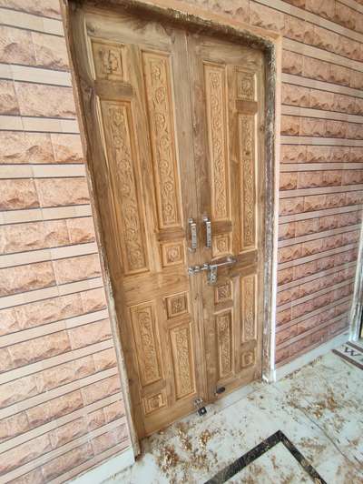 sagwan wood door 550 sqft maal samet plz connect us