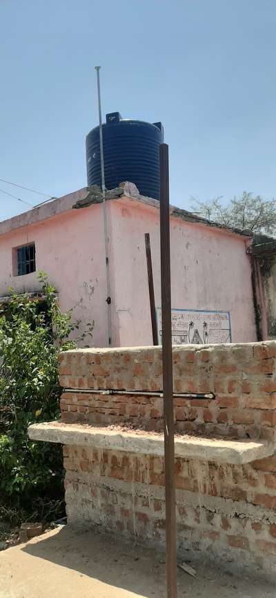 government school mein yah piyau banaa raha hun is per tiles Lagane wale chahie theke se Bhopal mein 100 banana hai