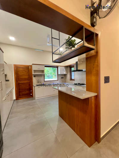 Acrylic finish Modular kitchen 

 #ModularKitchen #AcrylicFinish #veneerdesign #teakveneer #moderndesign #moderninterior #interiordesignkochi #KitchenInterior #KitchenIdeas #metaldecor #Residentialprojects #homeinteriorideas