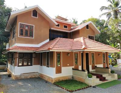 Mud plastered House

#mudplaster #ecofriendly #costeffective
#keralahousedesign