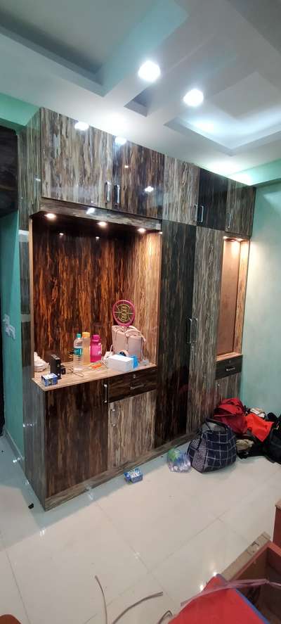 #InteriorDesigner #LUXURY_INTERIOR  #ModularKitchen  #modularwardrobe #Almirah