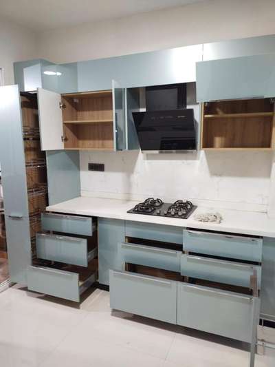 #ModularKitchen #InteriorDesigner #KitchenInterior #KitchenIdeas #LShapeKitchen  #LargeKitchen #OpenKitchnen