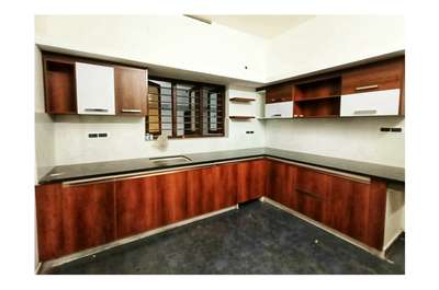 kitchen unit 
wood and white
with accesories
72 k with accessories