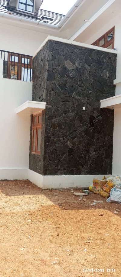 Ongoing site at Kollam 


 #rubble cladding #Uneven #BangaloreStone #tandurstone #naturalstones #cladding