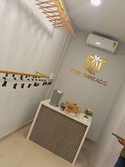 New work ✨
.
.
.
.
.
#shopintererior #shoppingmall #DressingTable #dressinginterior #saloon #shoprenovation