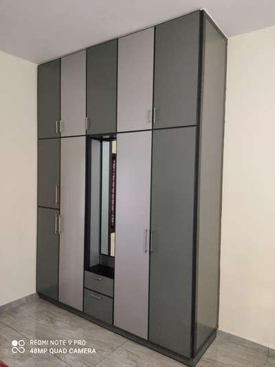 Aluminium wardrobe