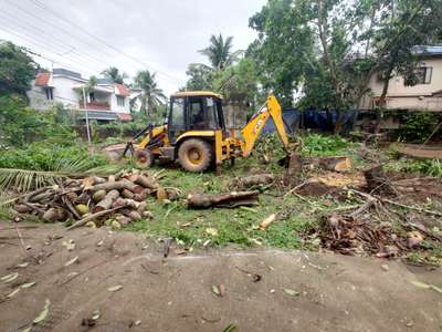 Preparing Land to Build.
നിർമ്മാണ പ്രക്രിയയെ തടസ്സപ്പെടുത്തുന്ന എല്ലാ ഘടകങ്ങളും നീക്കം ചെയ്യുന്ന പ്രക്രിയയാണ് Site Clearing. ഏതൊരു നിർമ്മാണ പദ്ധതിയുടെയും ആദ്യപടിയാണിത്. #sitediaries