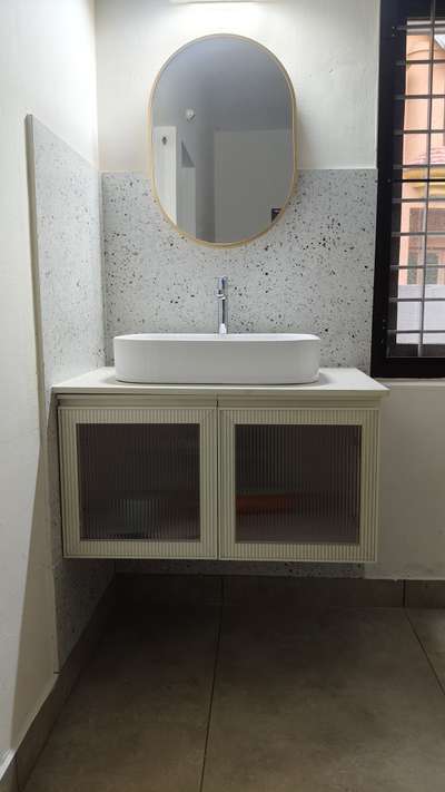 #washbasin #modernwashroom #flutedglass #Acrylic #HomeDecor #homeinterior #aluminiumwork #intsignhomeinteriors