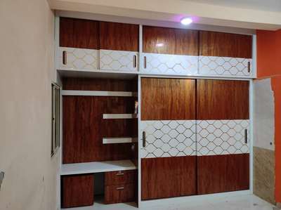 Acrylic Glass Laminate Wardrobe And Dressing Table