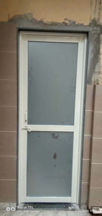 aluminum door with glass 
 #GlassDoors  #DoorDesigns  #BathroomDoor  #doorframe