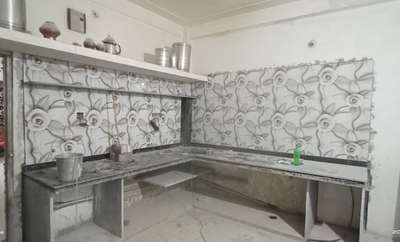 me  tiles floor lagane ka kary karata hu
bathroom wall tiles