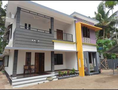 #ContemporaryHouse  #KitchenInterior  #Architectural&Interior  #karunagappally  #emerald_developers #ContemporaryDesigns