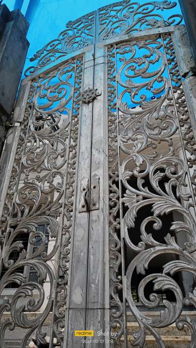 Aluminum gates