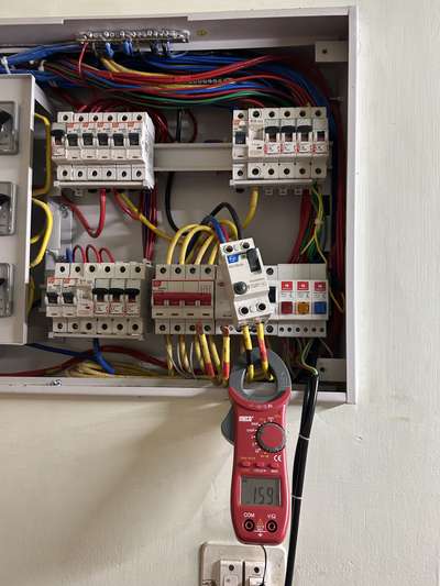 Earth leakage problem solving work 
@alappuzha
 #alppuzha 
 #Electrician 
 #earthing