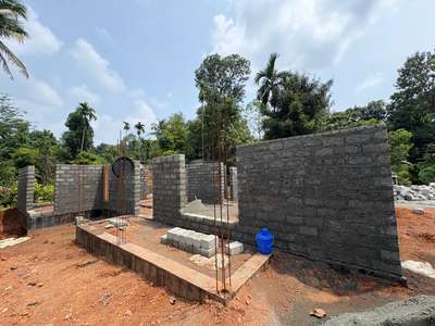 ▶️എറണാകുളം ജില്ലയിൽ, പങ്കോട് 𝗠𝗿. 𝗔𝗯𝗶𝗹𝗮𝘀𝗵 𝗠 ന് വേണ്ടി നിർമിക്കുന്ന 𝟮𝟭𝟲𝟳 സ്‌ക്വയർ ഫീറ്റ് (𝟰𝗕𝗛𝗞) വീടിന്റെ    ആദ്യ നിലയുടെ കട്ട കെട്ട് പുരോഗമിക്കുന്ന  ദൃശ്യങ്ങൾ.🏡💯        

 ▶️𝙂𝙧𝙤𝙪𝙣𝙙 𝙛𝙡𝙤𝙤𝙧 🧱 𝙗𝙧𝙞𝙘𝙠 𝙬𝙤𝙧𝙠 𝙊𝙣 𝙥𝙧𝙤𝙜𝙧𝙚𝙨𝙨🧱💯

𝗖𝗹𝗶𝗲𝗻𝘁 : 𝗔𝗯𝗵𝗶𝗹𝗮𝘀𝗵 𝗠
𝗦𝗾𝗳𝘁     : 𝟮𝟭𝟲𝟳(𝟰𝗕𝗛𝗞)
𝗦𝗾𝗳𝘁 𝗿𝗮𝘁𝗲 : 𝟮𝟬𝟬𝟬(𝘤𝘰𝘭𝘶𝘮𝘯 𝘧𝘰𝘰𝘵𝘪𝘯𝘨 𝘧𝘰𝘶𝘯𝘥𝘢𝘵𝘪𝘰𝘯)
𝗣𝗹𝗮𝗰𝗲  : 𝗽𝗮𝗻𝗰𝗼𝗱𝗲, 𝗘𝗿𝗻𝗮𝗸𝘂𝗹𝗮𝗺 #workprogress