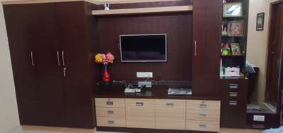 TV unit
wardrobe