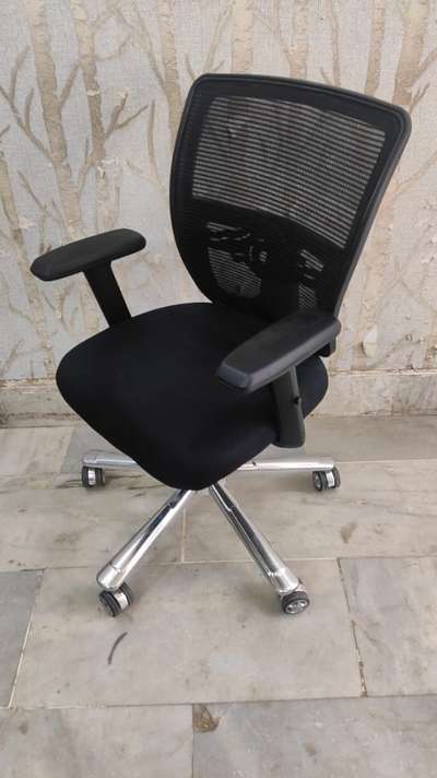 we deal all types office furniture