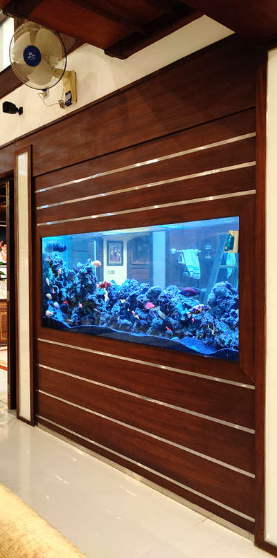 partition aquarium

#aquarium #aquascaping #wall_aquarium #aquaticplants #fishtank #lucky_fish #beautifulhouse #beautifull #Artificial #architecturedesigns #Architect #kerala_architecture #archkerala #instahome #InteriorDesigner