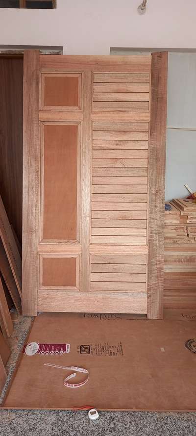 main door in wooden
contact 74042 60001