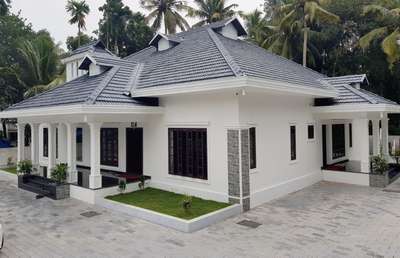 Alappuzha | 2900 Sq Ft | 20 Cents

Client: Manu
location: Alappuzha, Cherthala

Architect: Anuroop Polleykkaran
Firm: AR Design (@ardesignalpy)
Location: Alappuzha
Contact: 9400606060

Plot area: 20 Cents
built in area: 2900 sqft

Photographer: Anuroop Polleykkaran