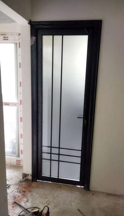 क्लासी गुड लुकिंग बॉथरूम दरवाजा फॉर योर होम इंटिरियर  #india #InteriorDesigner #Architectural&Interior #doorsdesign #GlassDoors #DOOR+FRAME #DoorsIdeas #HouseConstruction #newconstruction #newsite