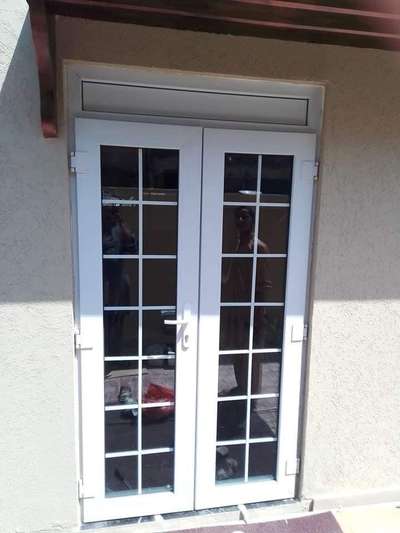 Upvc door with Georger baar